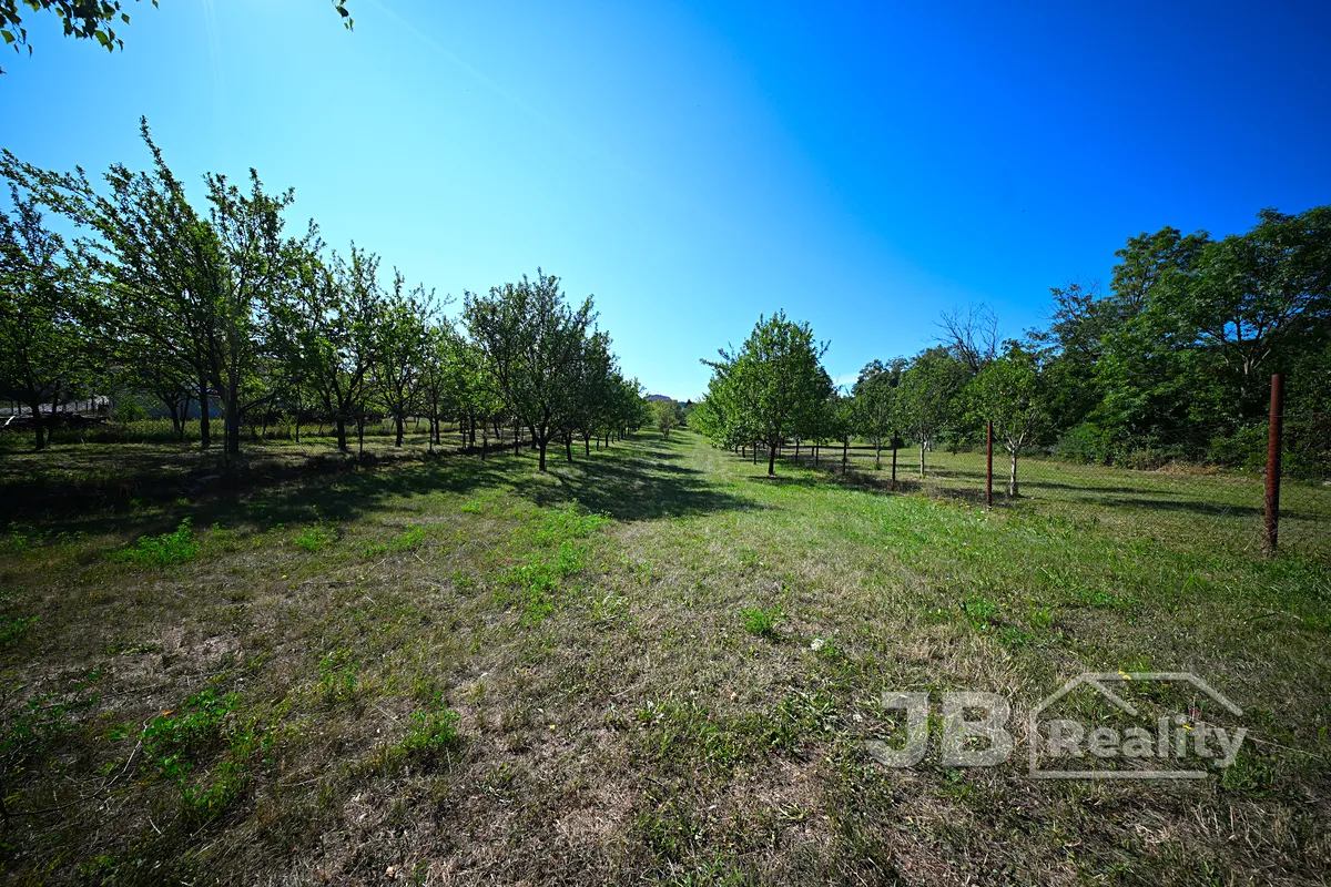 Prodej stavebního pozemku 2268 m²